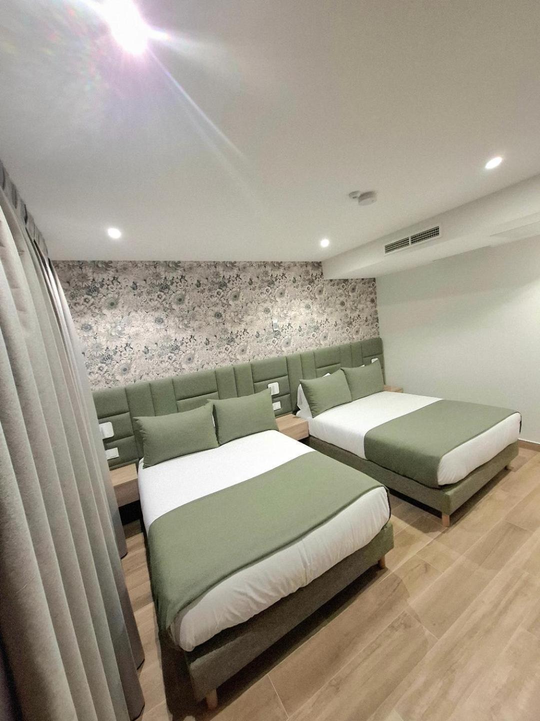 Hostal San Blas Madrid Exterior photo