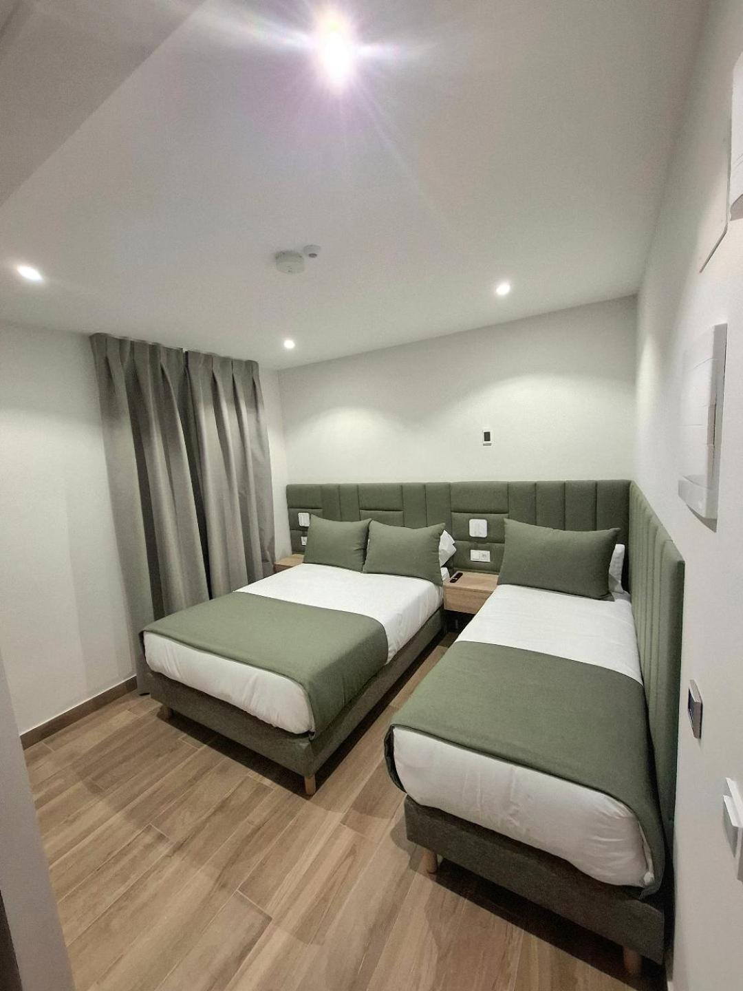 Hostal San Blas Madrid Exterior photo
